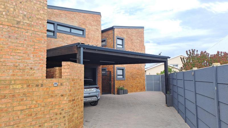 4 Bedroom Property for Sale in Jongensfontein Western Cape